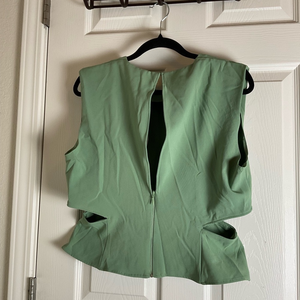 Zara Cut-Out Peplum Sleeveless Top - Sage Green size Large - Picture 8 of 9